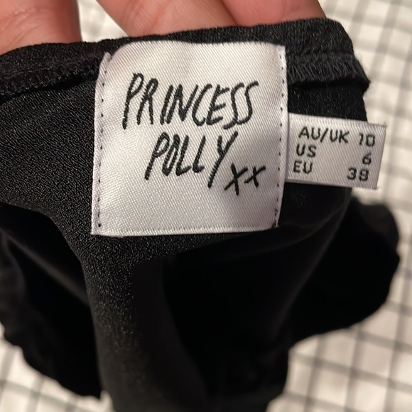 Princess Polly Black Ruffle Top-Size 6 - Picture 4 of 4